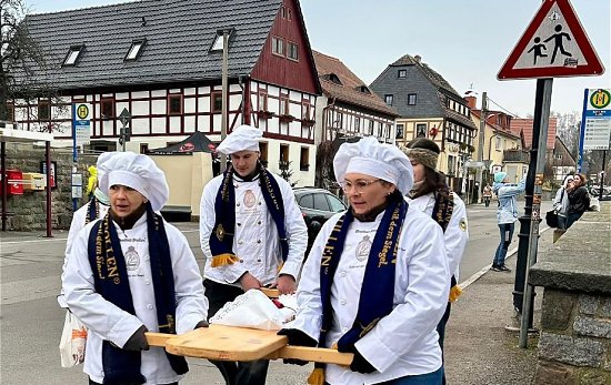 Traditioneller Stollenanschnitt